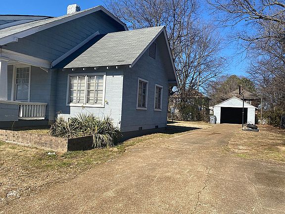 3rd image of 1570 Waverly Ave