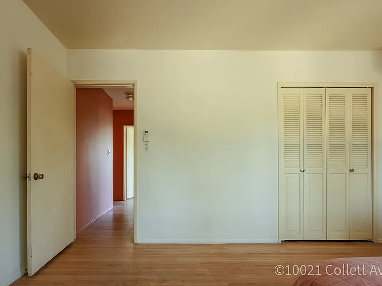 10021 Collett Ave — Photo 11