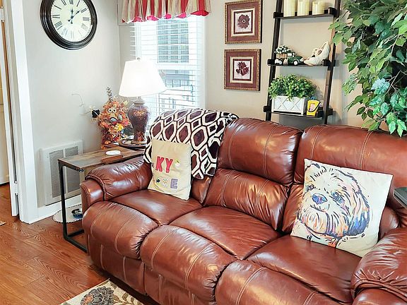 5th image of 41 Cottage Cir
