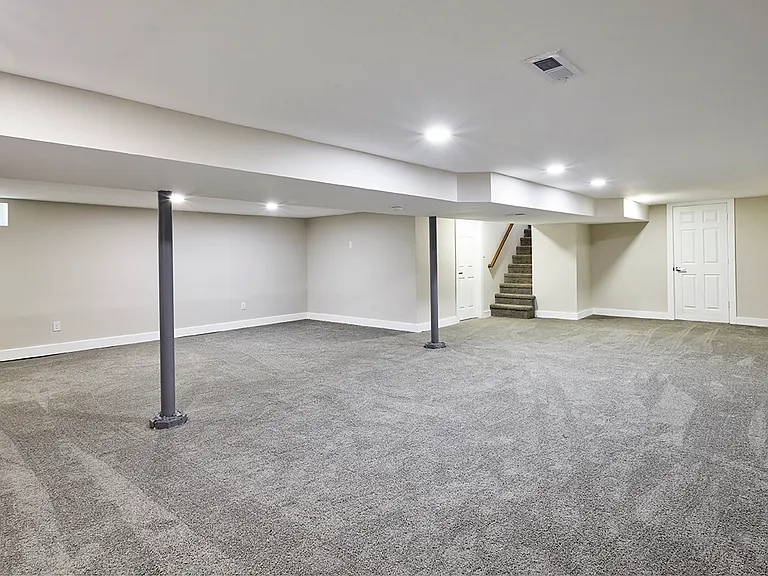 1038 E Mount Pleasant Ave — Photo 31