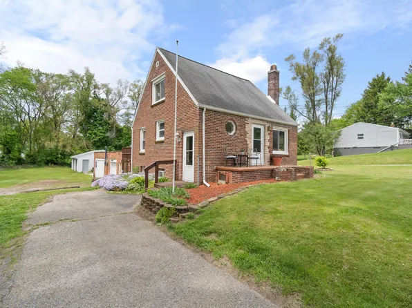 142 Maple Rd, Michigan Center, MI 49254
