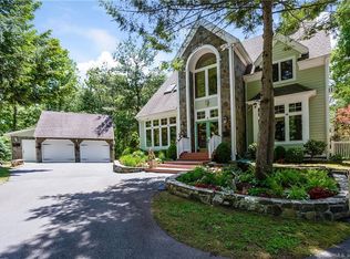9 1/2 Obtuse Rocks Rd, Brookfield, CT 06804