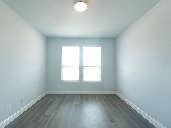 2nd image of 3324 Wildwood Dr