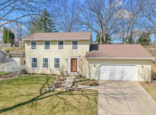 520 Edward Dr, Green Bay, WI 54302