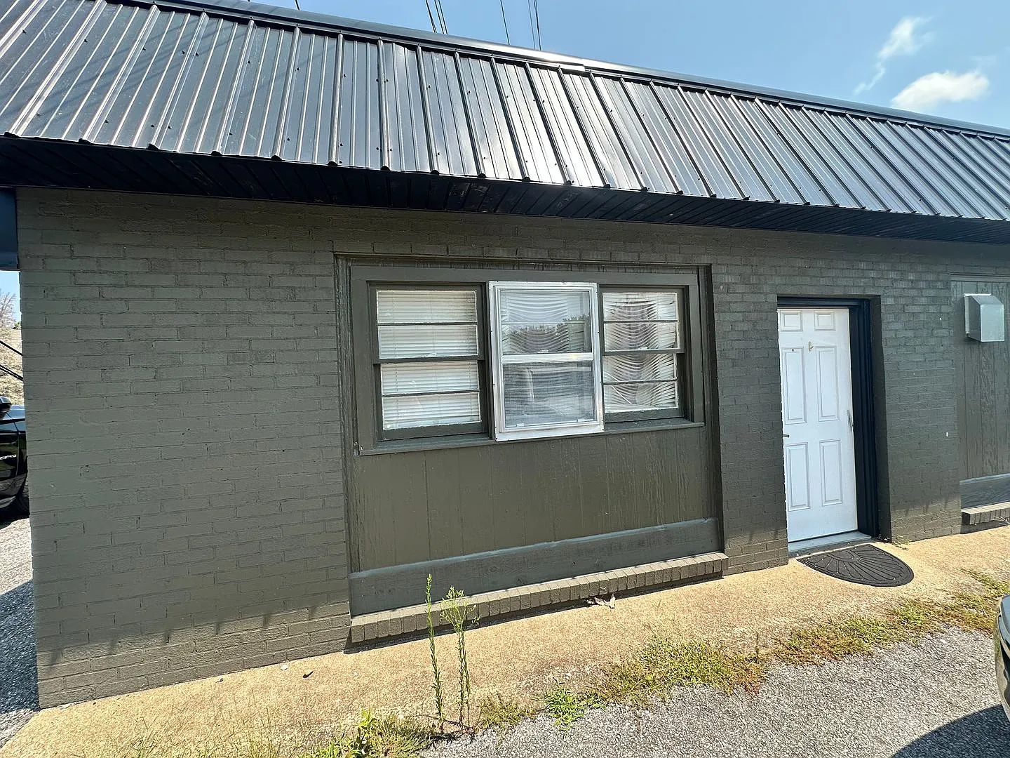 Studio Apartment in Murray — Photo 1