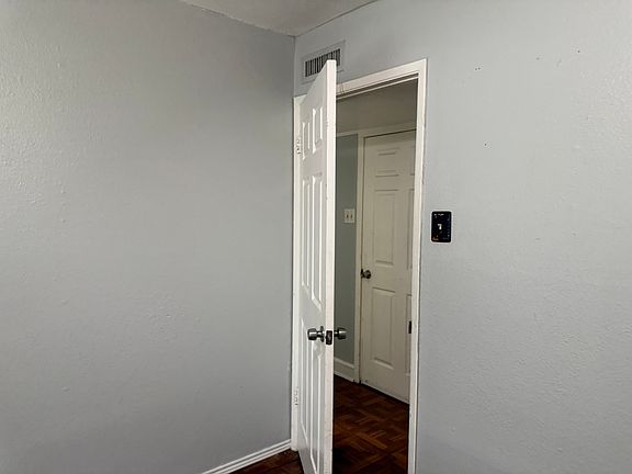 5th image of 5052 Avery Ln