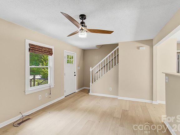 5th image of 147 Birch Ln
