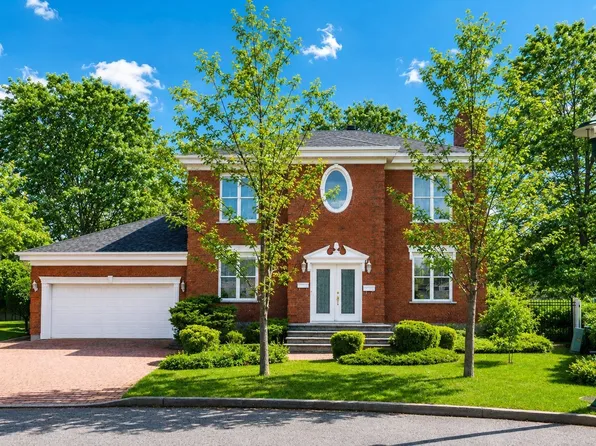 1719 Rue De La Bch, Longueuil, QC J4N 1M9