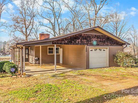 3rd image of 490 Riverwood Dr