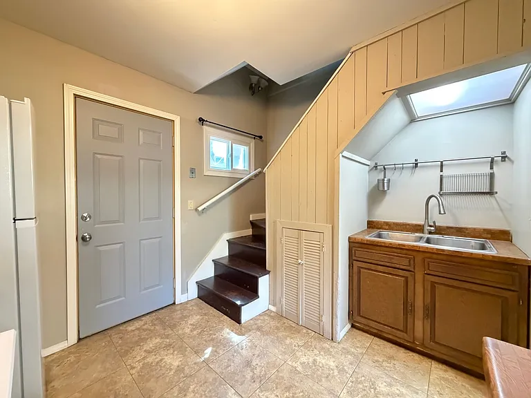 1701 Baxter Ave — Photo 16