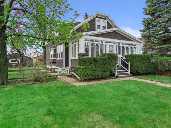 1613 Milwaukee AVENUE, South Milwaukee, WI 53172