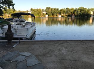414 Shorewood Ct, Lake Orion, MI 48362