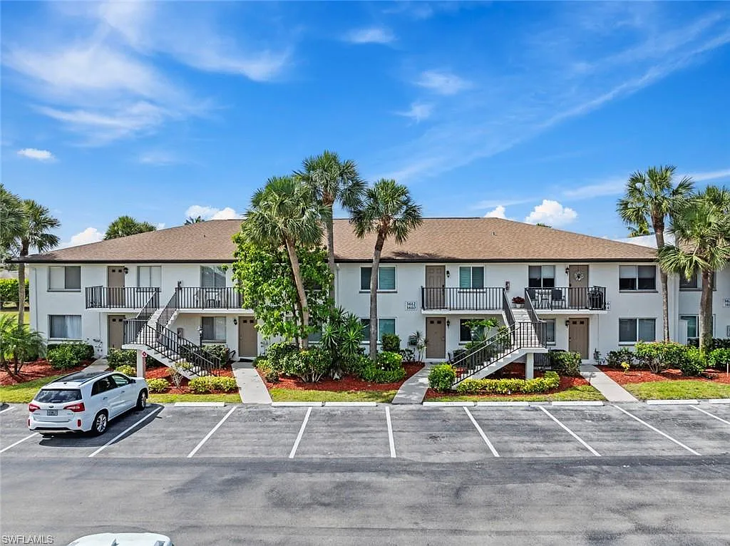 2 bed, 2.0 bath, 1250 sqft, $4,200 — Photo 2