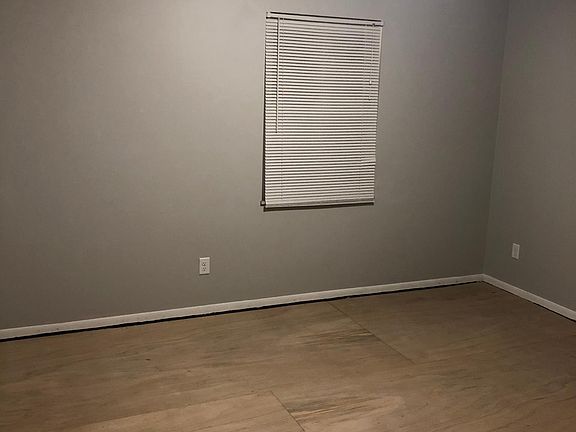 3rd image of 5195 Maybrook Dr