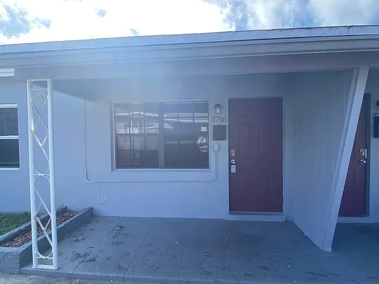 3712 Henry Ave — Photo 2