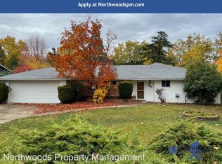 425 S Groveland Ave, Medford, OR 97504