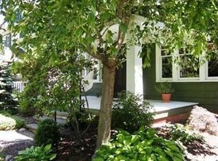 2257 Briarwood Rd, Cleveland Heights, OH 44118