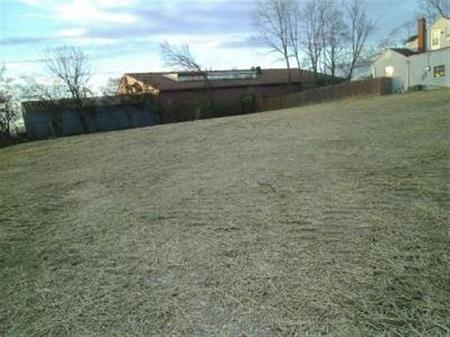 2nd image of 932 Lafayette Ave