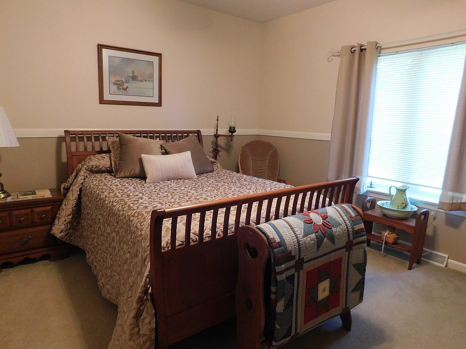 1st image of 23 Farmington Way