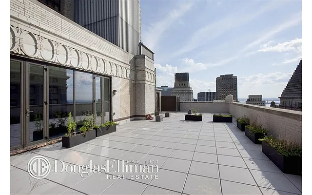 Rented by Douglas Elliman | media 16