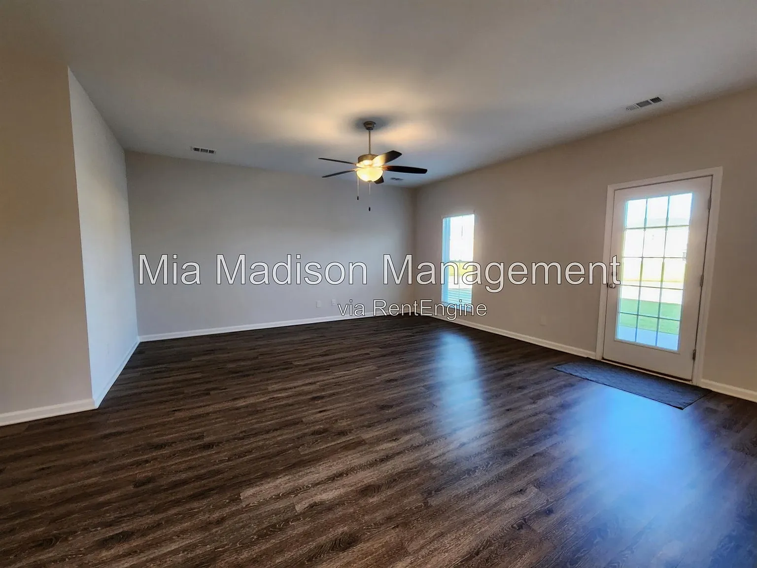 4 bed, 2.5 bath, 2271 sqft, $2,300 — Photo 3