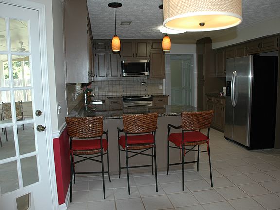 Large eat-in kitchen