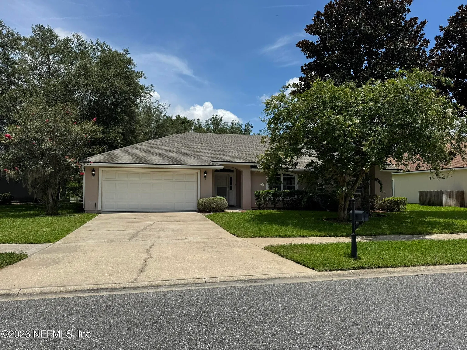 4 bed, 2.0 bath, 2238 sqft, $2,300 — Photo 2