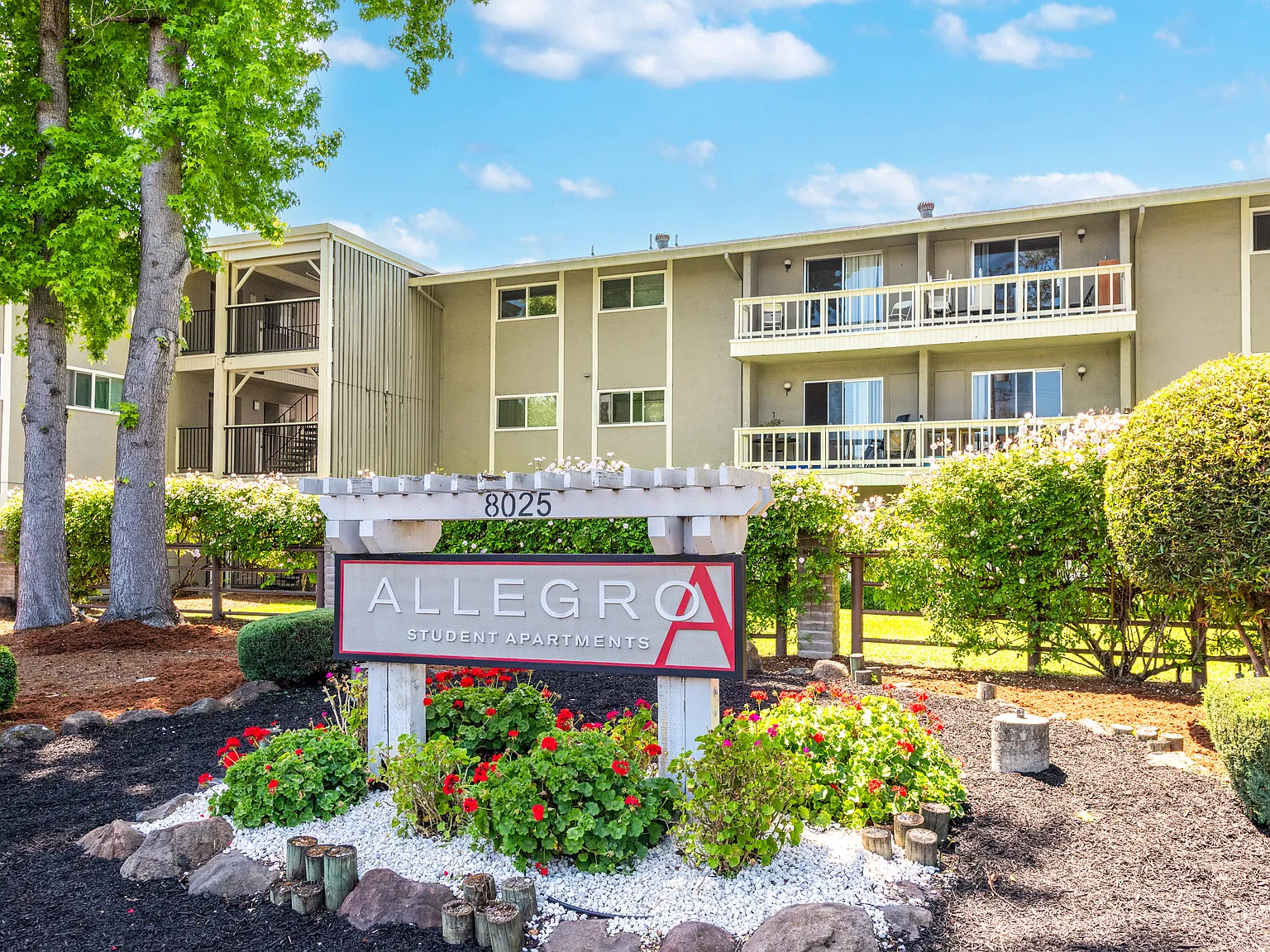Allegro Apartments — Photo 1