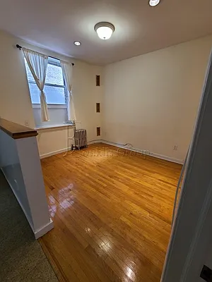 Rented by Bouklis Group | media 2