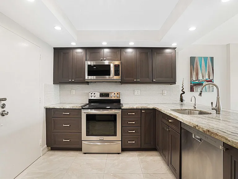 3430 Galt Ocean Dr #304 — Photo 10