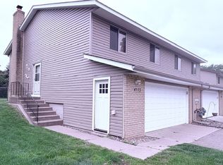 4553 Scott Trl, Saint Paul, MN 55122