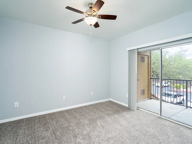 SoCo Park Apartments — Photo 23