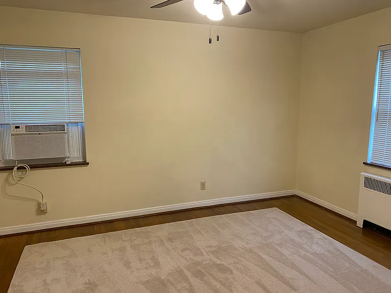 3921 Saint James Ave #1 — Photo 9