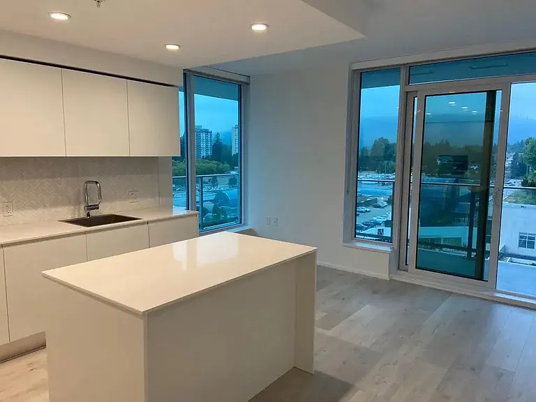 3833 Evergreen Pl #7 — Photo 2