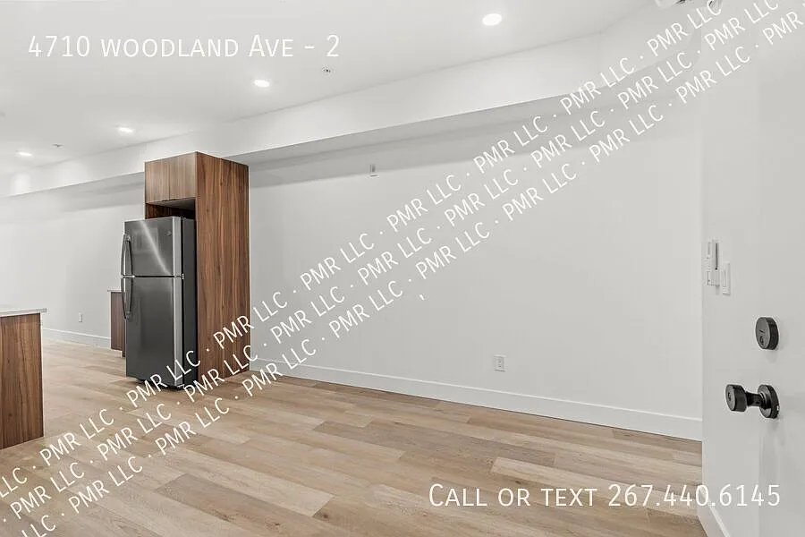 Modern 2BR/2BA with Private Rear Deck Near Clark Park — Photo 3