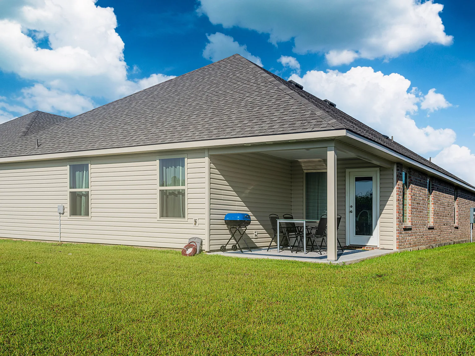 5 bed, 2087 sqft, $4,500 — Photo 4
