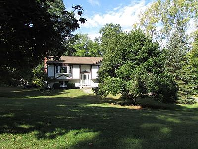 2nd image of 364 Sunset Hill Rd E