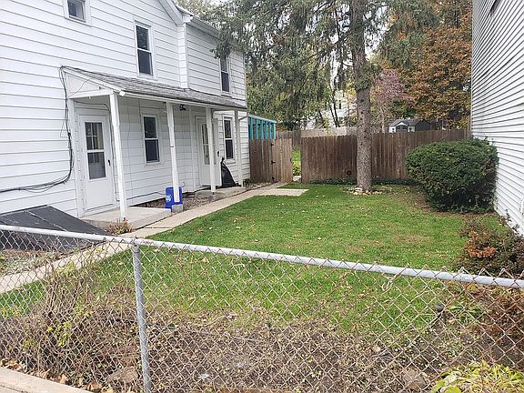 3rd image of 127 Chestnut St