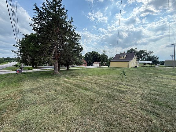 2nd image of 839 S 1st St