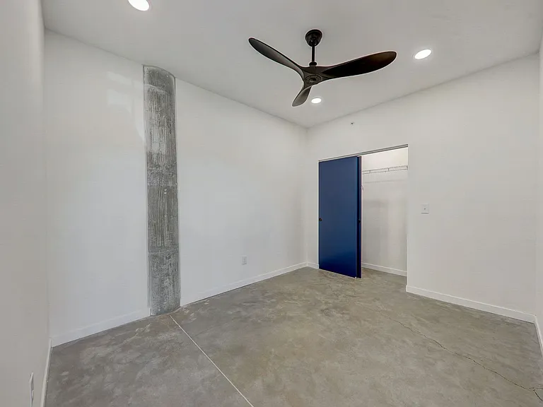 2327 Texas Ave — Photo 22