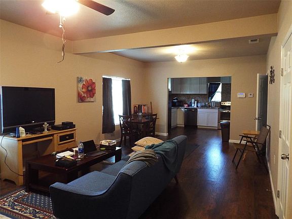 2nd image of 414 S Green St