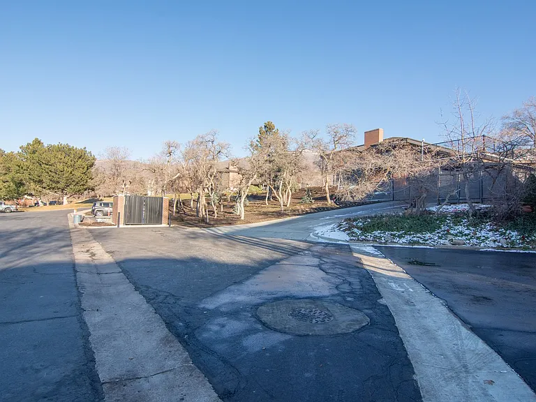 1340 Ridgewood Ln — Photo 21