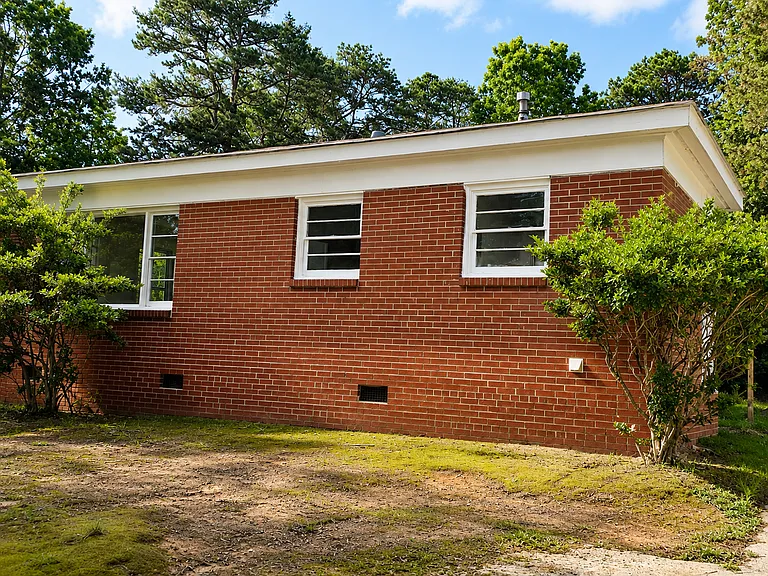 3435 Meredith Ave — Photo 20