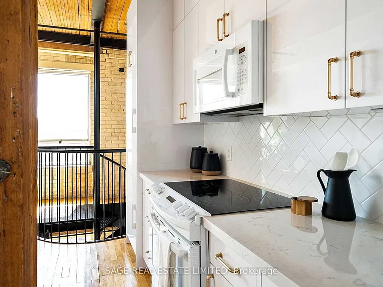 781 King St W #508 — Photo 14