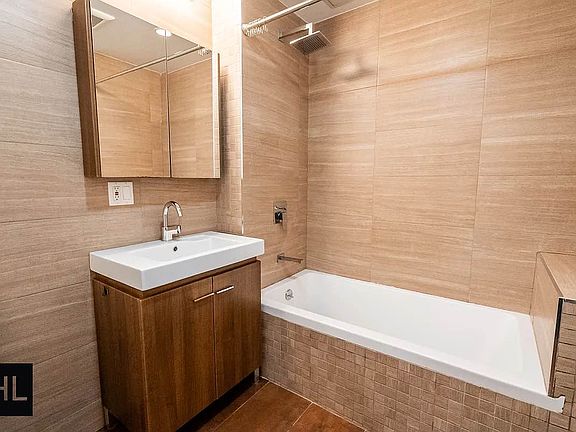 5th image of 531 Vanderbilt Ave #1A