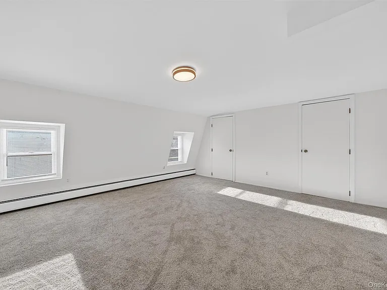 12 Scotchtown Ave — Photo 28