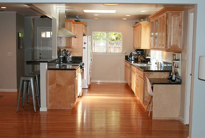 1st image of 484 Bundy Ave