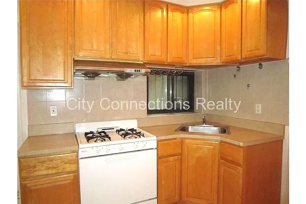 Rented by City Connections Realty | media 51