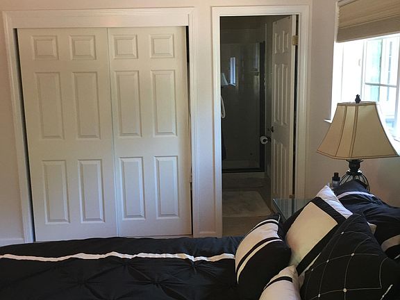 5th image of 1500 Lakehills Dr