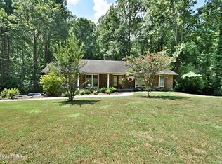 100 Greystone Dr, Oak Ridge, TN 37830